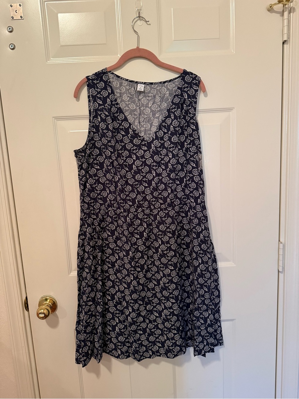 Old Navy Navy and White Floral V-Neck Sleeveless Dress